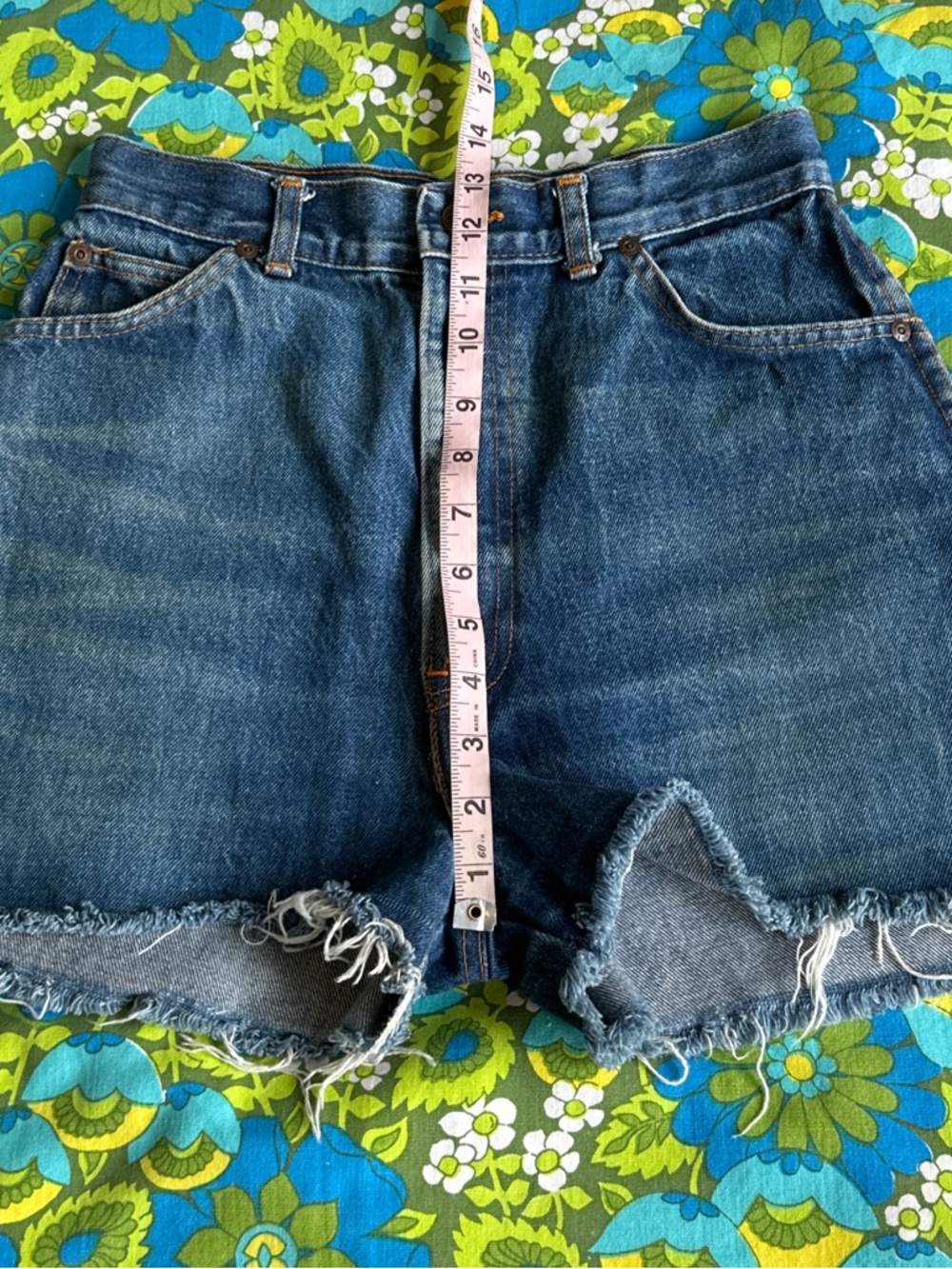 Vintage CHIC Denim 70s 80s Blue cut off Jean Shorts size 10 - Picture 10 of 16